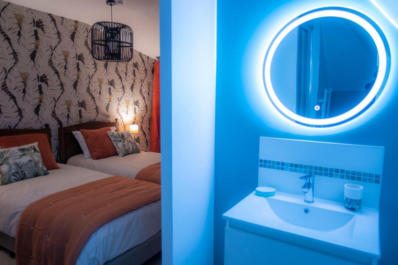 Chambre Jungle Dans Maison D'Hote "Le Petit Clouet"- Rochecorbon Bagian luar foto