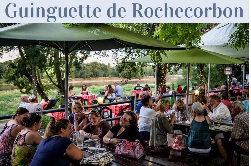 Chambre Jungle Dans Maison D'Hote "Le Petit Clouet"- Rochecorbon Bagian luar foto